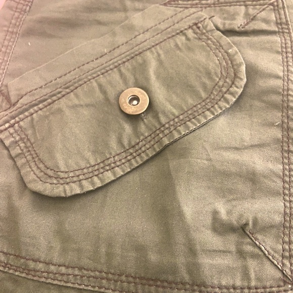 Cute khaki mini skirt - Picture 4 of 8